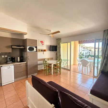 Balcon Sur La Piscine, A 200 M *