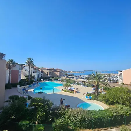 Apartment Balcon Sur La Piscine, A 200 M