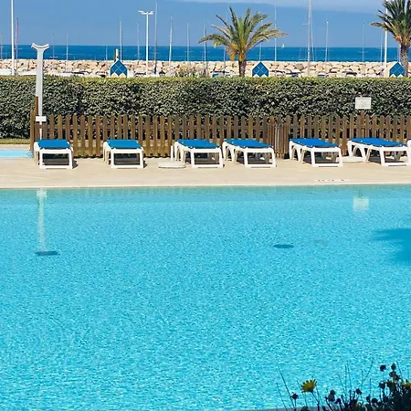 Apartment Balcon Sur La Piscine, A 200 M