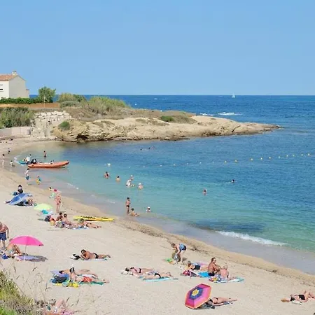 Balcon Sur La Piscine, A 200 M Apartment
